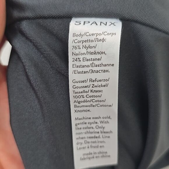 Spanx Simplicity High Waisted Shaping Shorts in Black Size XL - Picture 7 of 7